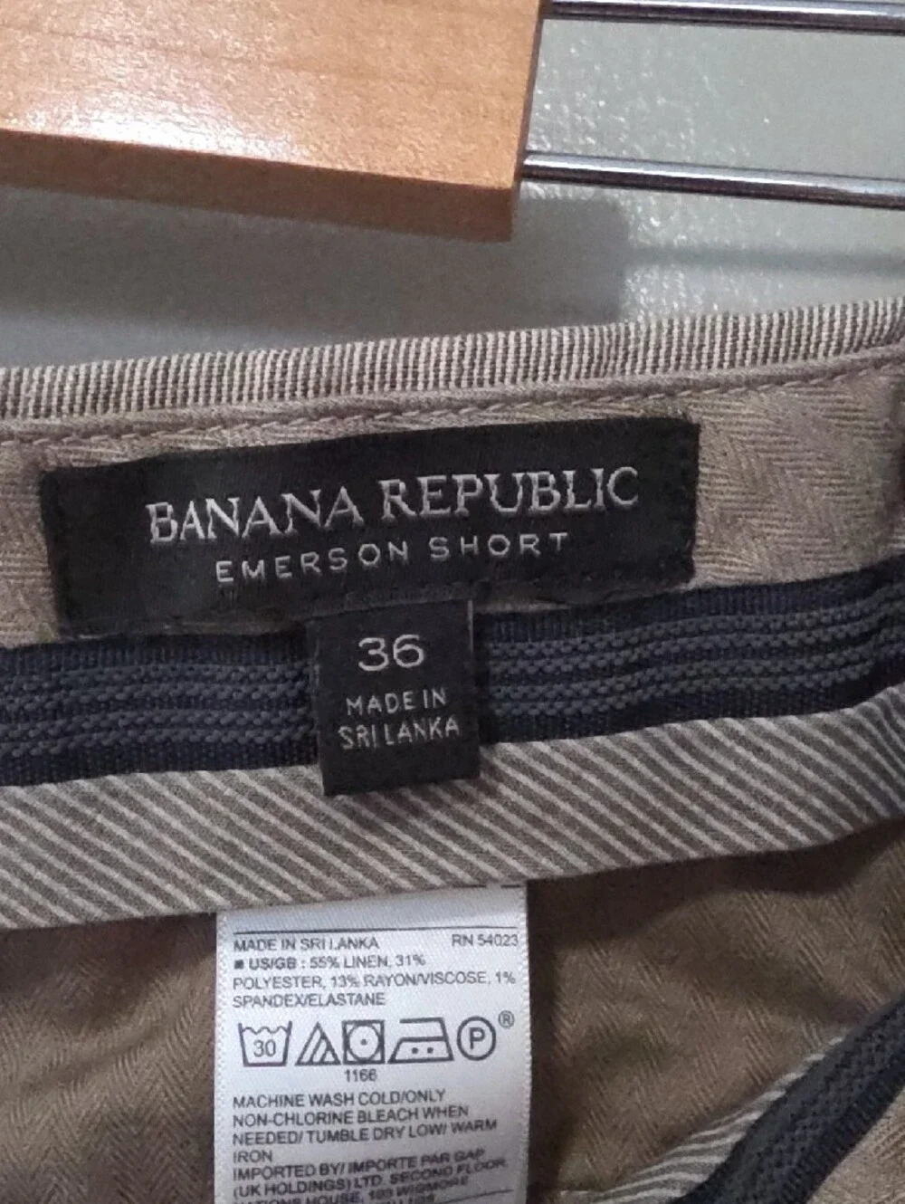 Banana Republic Men's Tan Pinstripe Flat-Front Shorts